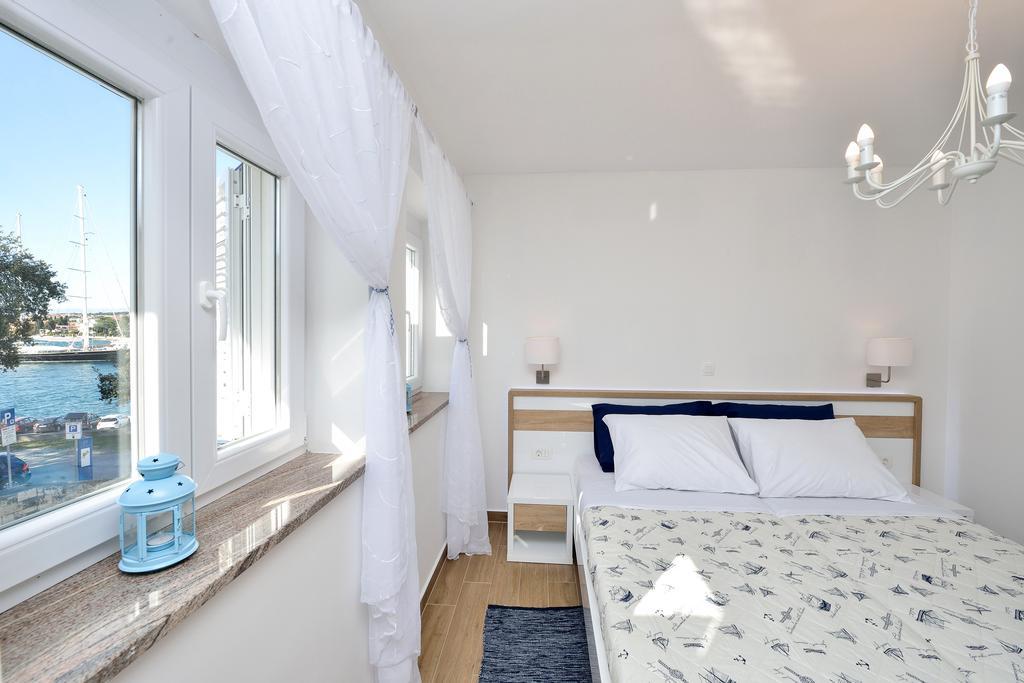Lavender Apt. W. Balcony In Old Town Zadar Exterior foto